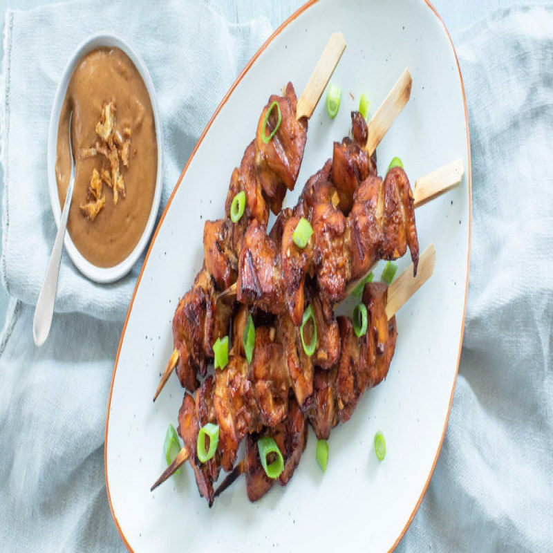 Kip in sate saus